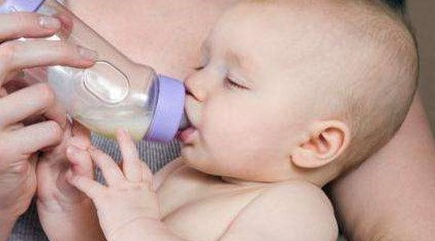 月嫂怎么护理新生儿呢？